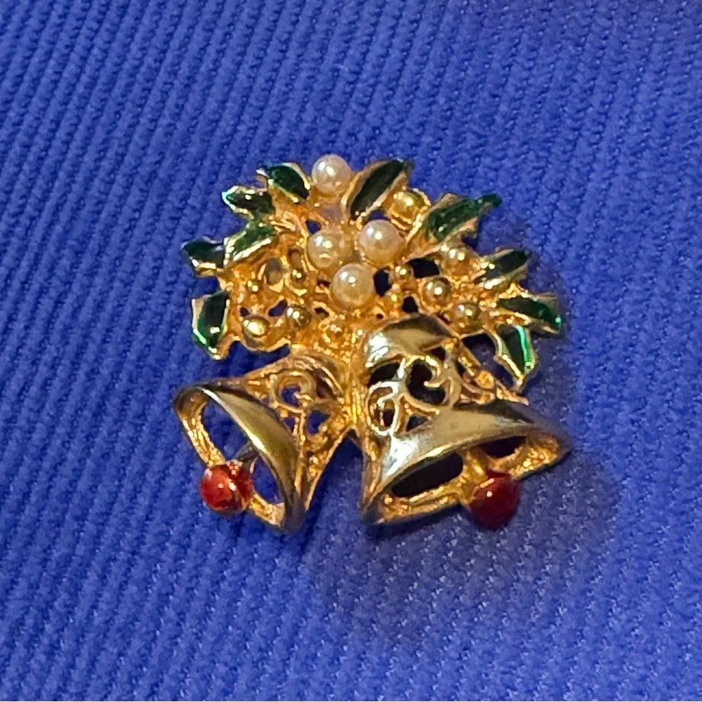 Festive  Gold and Green Bell Brooch with Pearls
